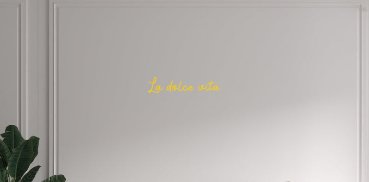 Custom text: La dolce vita